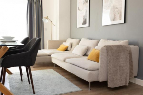 Chic 2-Bed Apartment in Hatfield Free Parking